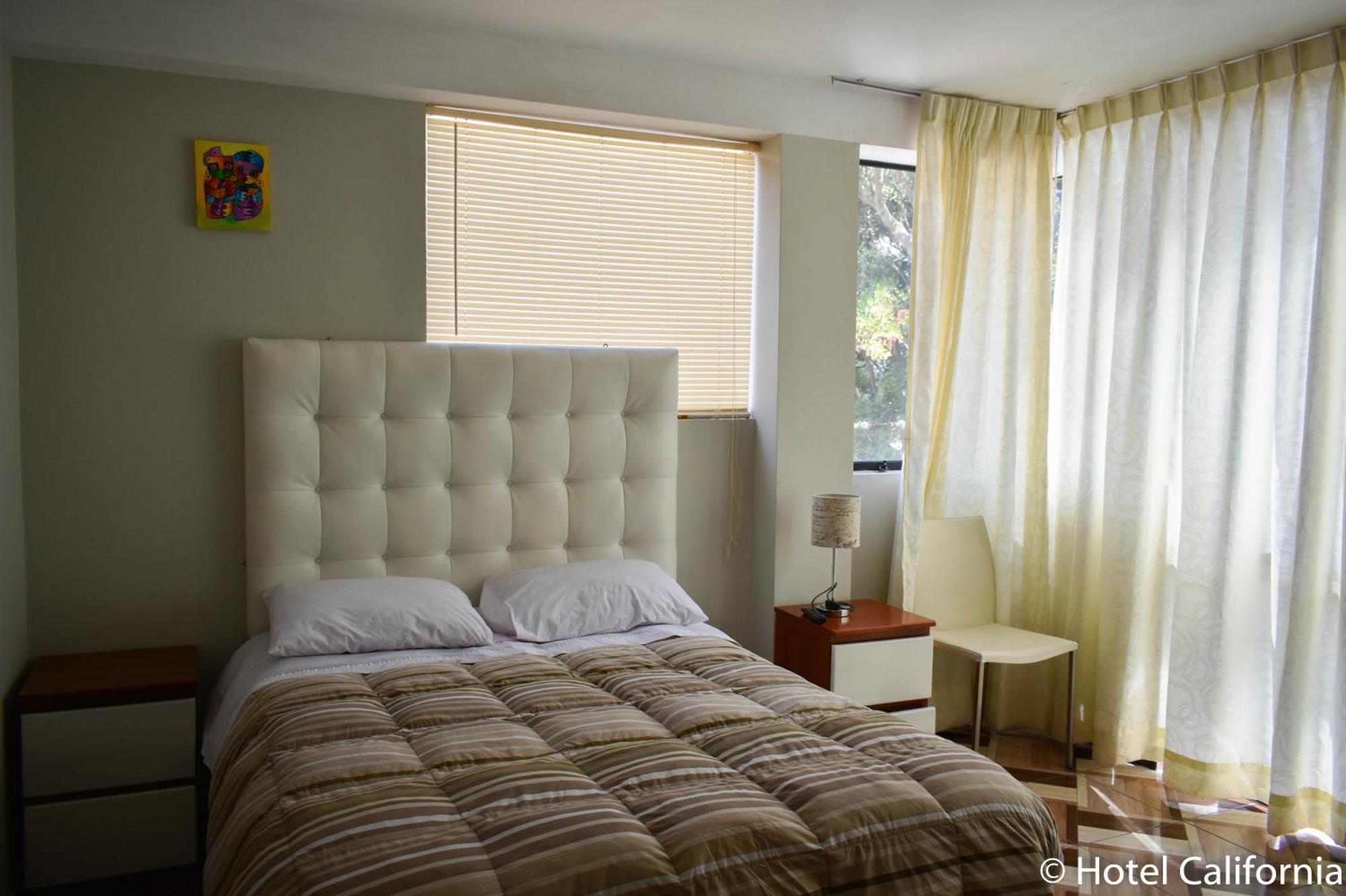 Hotel California Calca Room photo